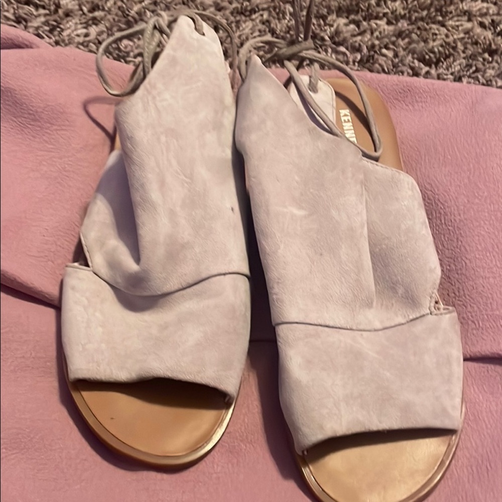 Kenneth Cole New York Gray Sandals Open-Toe Comfort